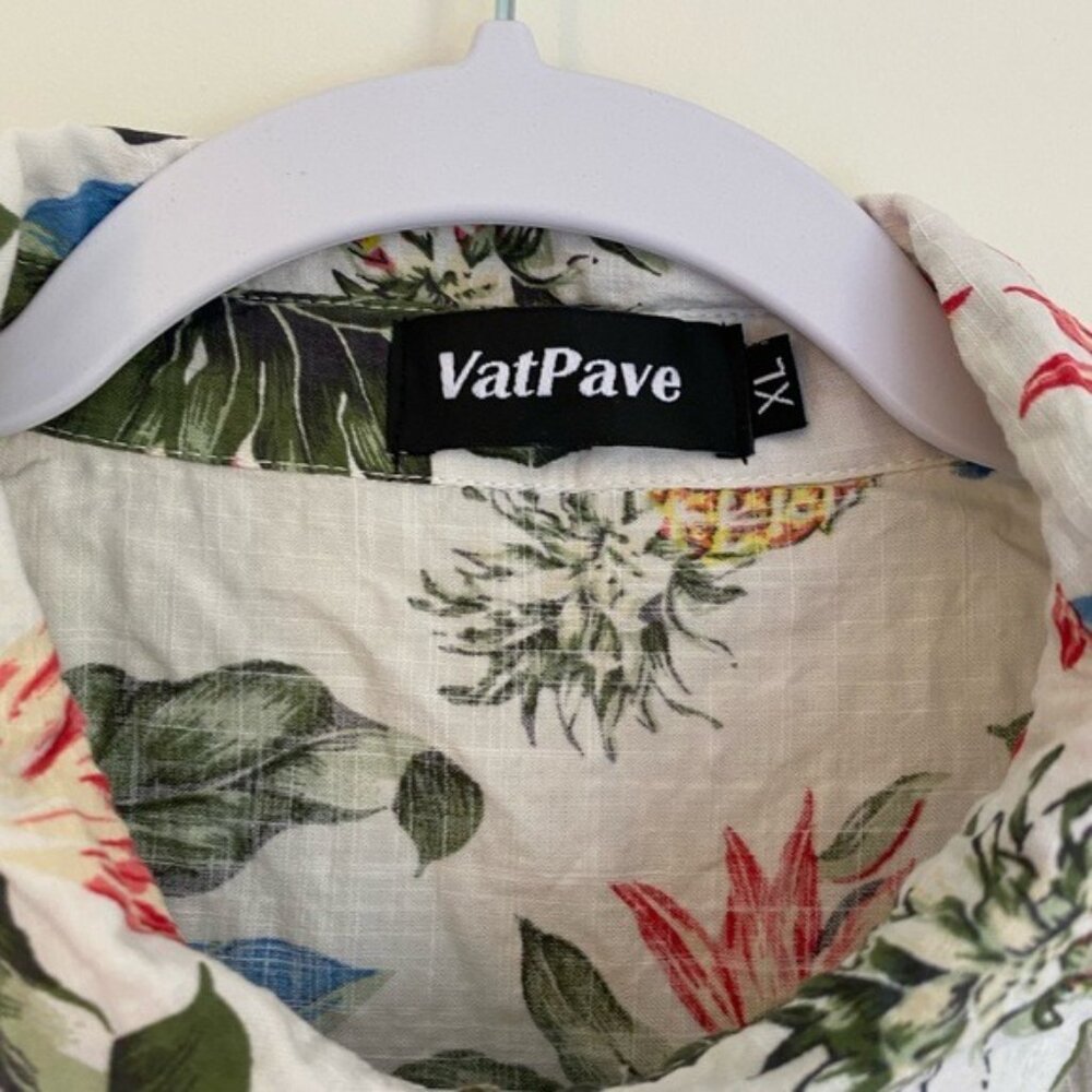 Vatpave Men's Hawaiian Floral Button-Down Shirt XL White Cotton Blend Short Slee - Picture 2 of 7
